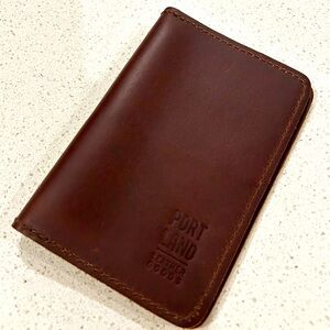 Portland Leather Passport Holder in Grizzly